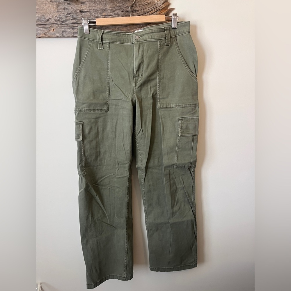 Hollister High Rise Cargo Pants